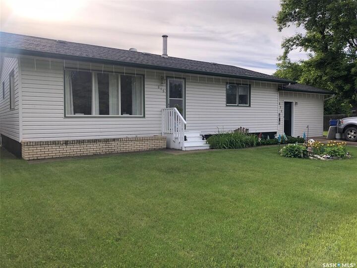 Property Photo:  615 Mary Street  SK S0A 0L0 