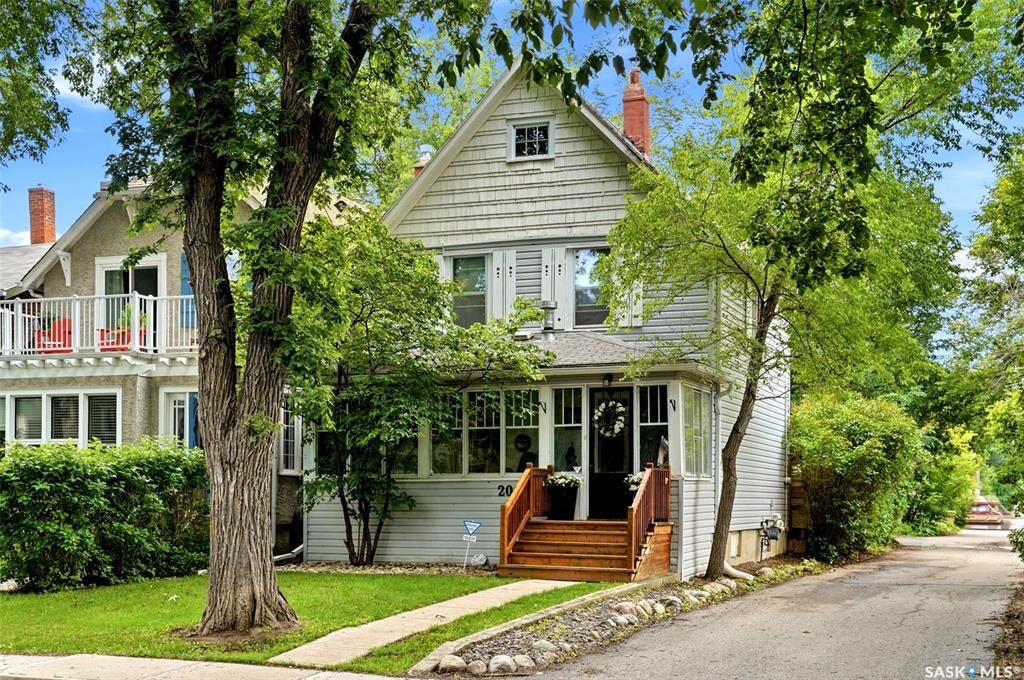 Property Photo:  2022 Montague Street  SK S4T 3J7 