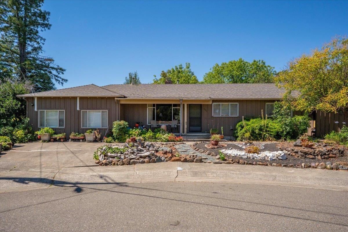 Property Photo:  1905 Jefferson Avenue  CA 96080 