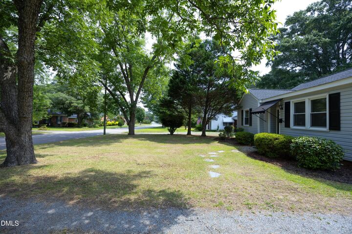 Property Photo: 907 S 2nd Street NC 27577