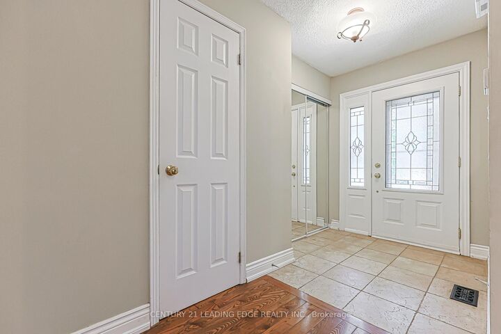 Property Photo:  43 Bishop Crescent  ON L3P 4N4 