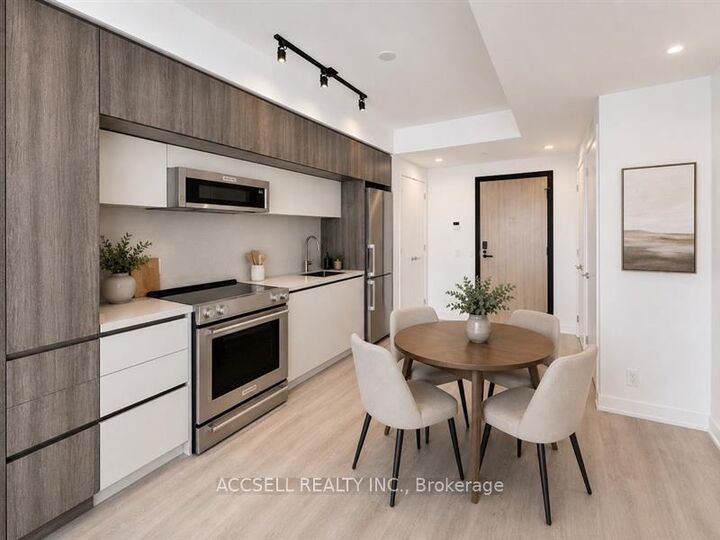 Property Photo:  185 Millway Avenue W1705  ON L4K 0L2 