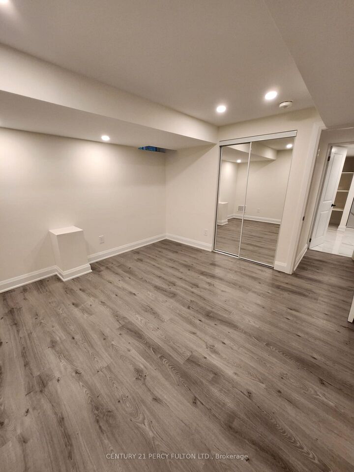 Property Photo:  212 River Ridge Boulevard Bsmt  ON L4G 7T7 