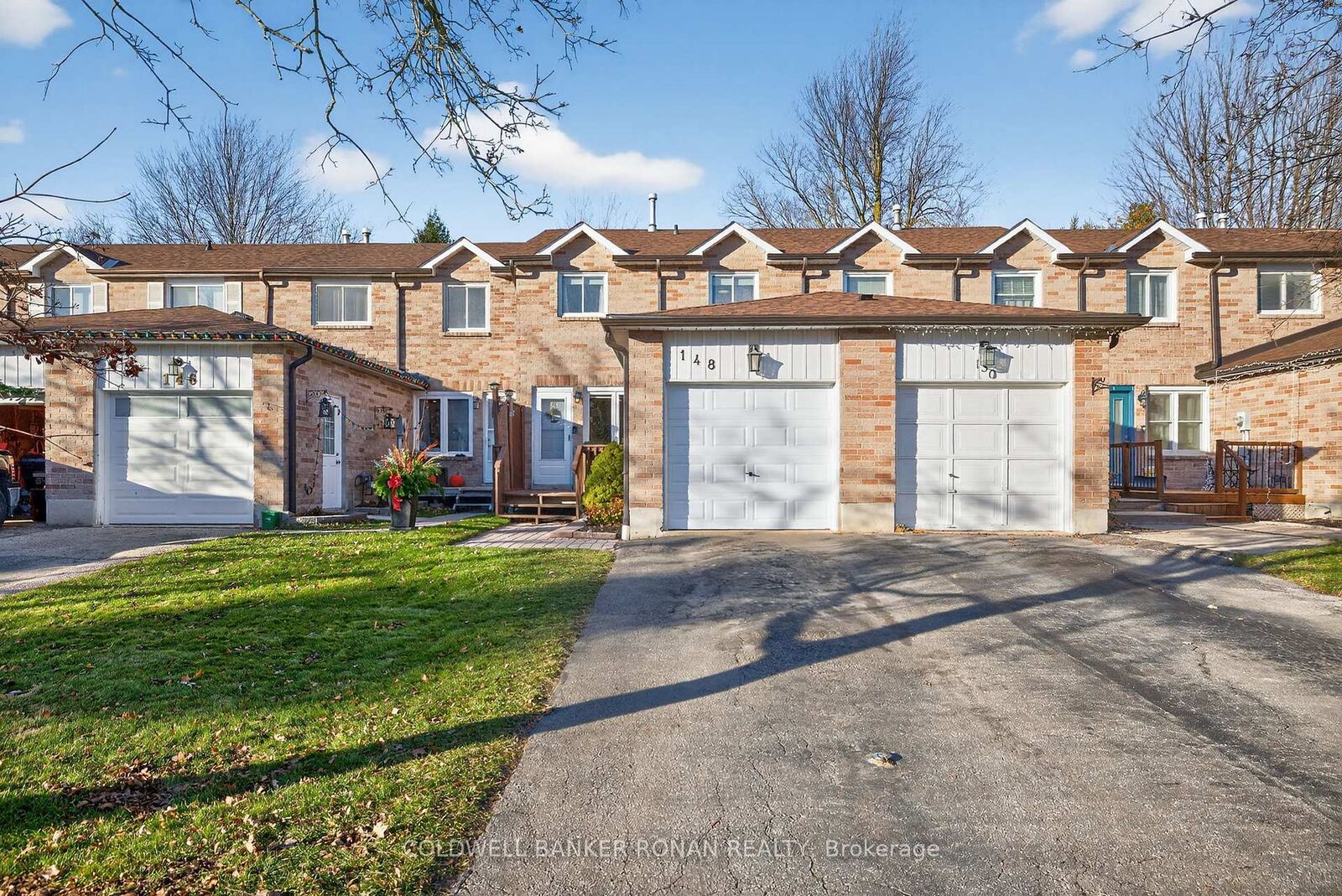 Property Photo:  148 Tupper Street E  ON L9R 1W8 
