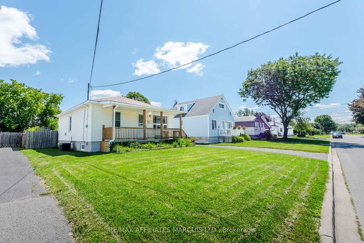 Property Photo:  1211 Churchill Street  ON K6J 4Y1 