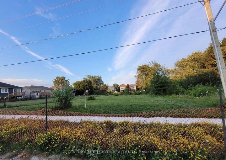 Property Photo:  210 Sutherland Street S  ON L0M 1S0 