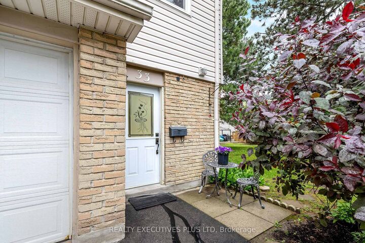 Property Photo:  5878 Montevideo Road 33  ON L5N 2V5 