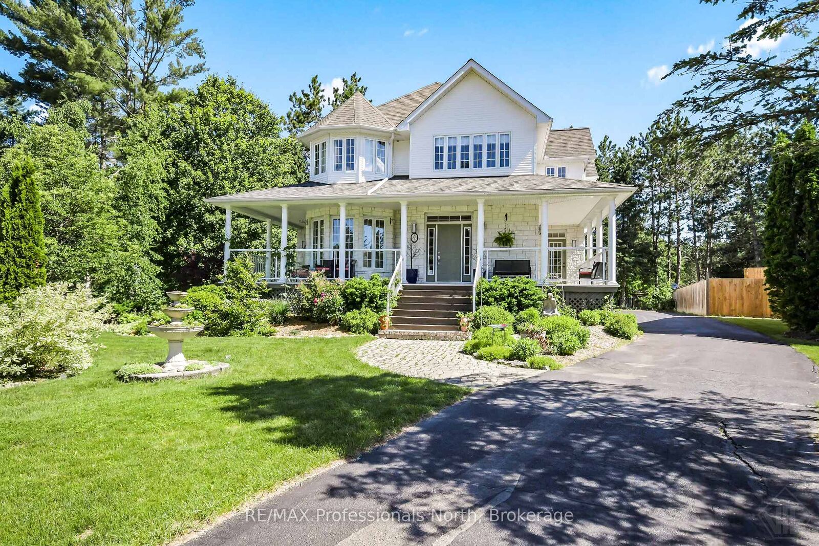 Property Photo: 9 Melane Court ON P1L 1X7