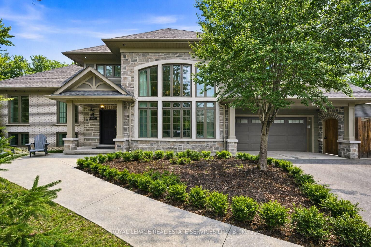 Property Photo: 1601 Venetia Drive ON L6L 1K8