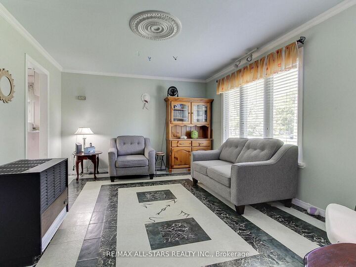 Property Photo:  9 Riverglen Drive  ON L4P 2P9 