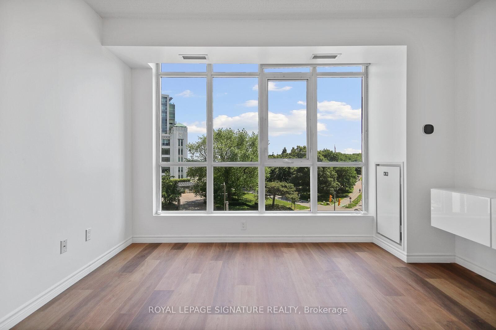 Property Photo:  628 Fleet Street 534  ON M5V 1A8 