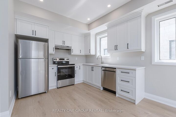 Property Photo:  223 Grenfell Street Unit 3  ON L1J 4W3 