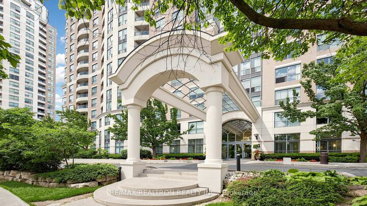 Property Photo:  23 Lorraine Drive 502  ON M2N 6Z6 