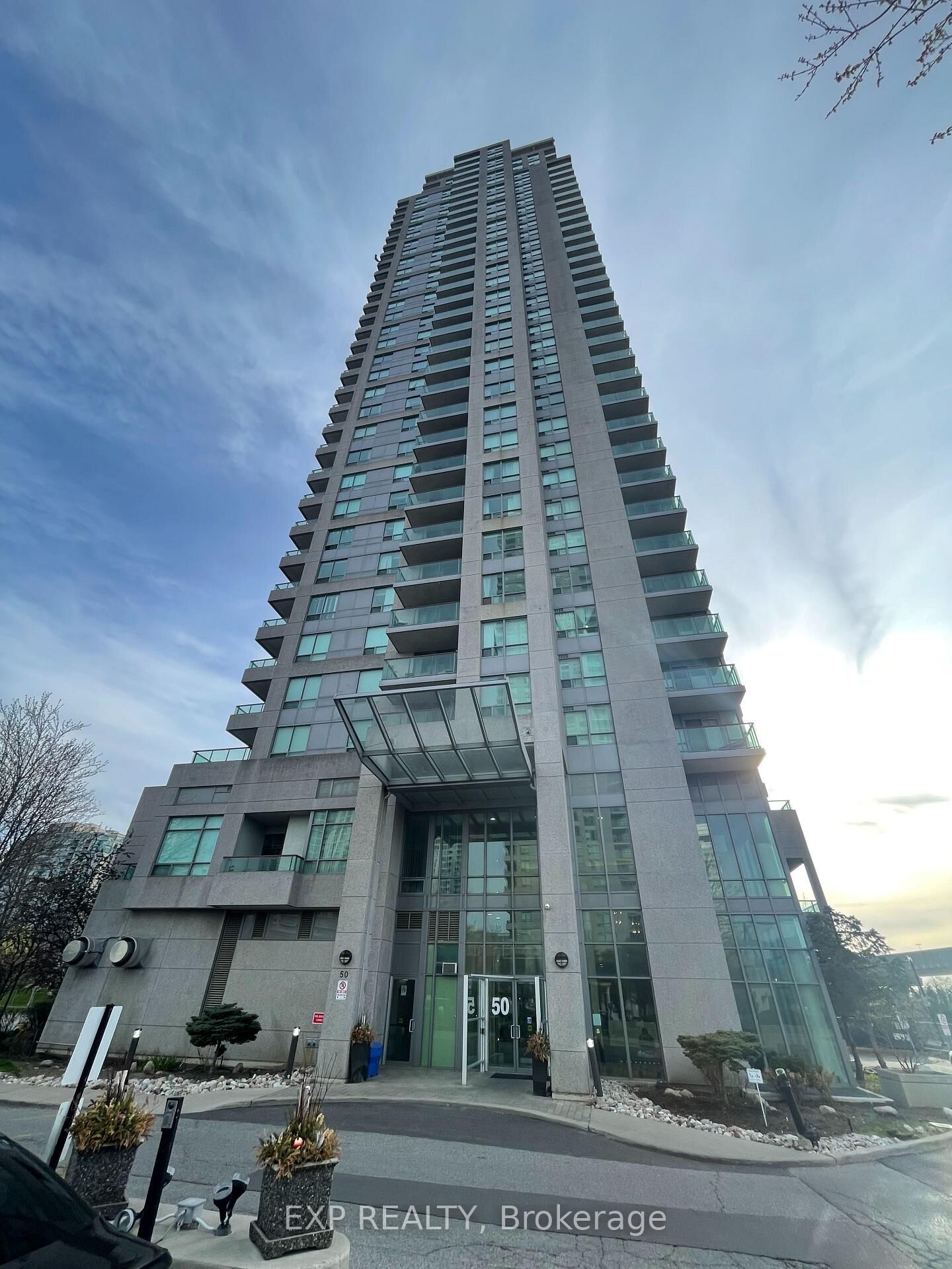 Property Photo: 50 Brian Harrison Way 2810 ON M1P 5J4
