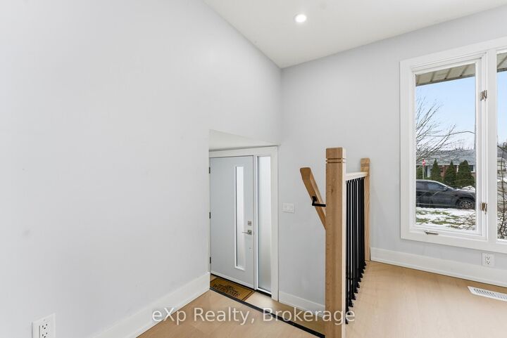 Property Photo:  19 Alfred Drive  ON K8N 4M6 