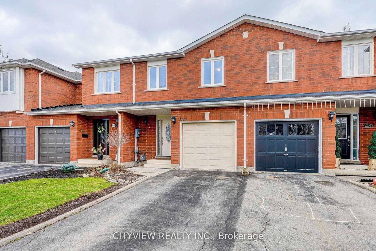 Property Photo: 2140 Oakpoint Road ON L6M 3N2