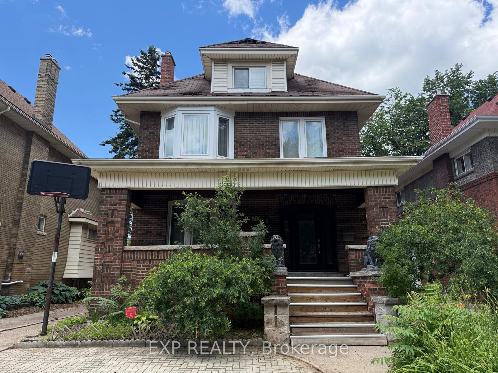 Property Photo:  70 Proctor Boulevard Main  ON L8M 2M4 