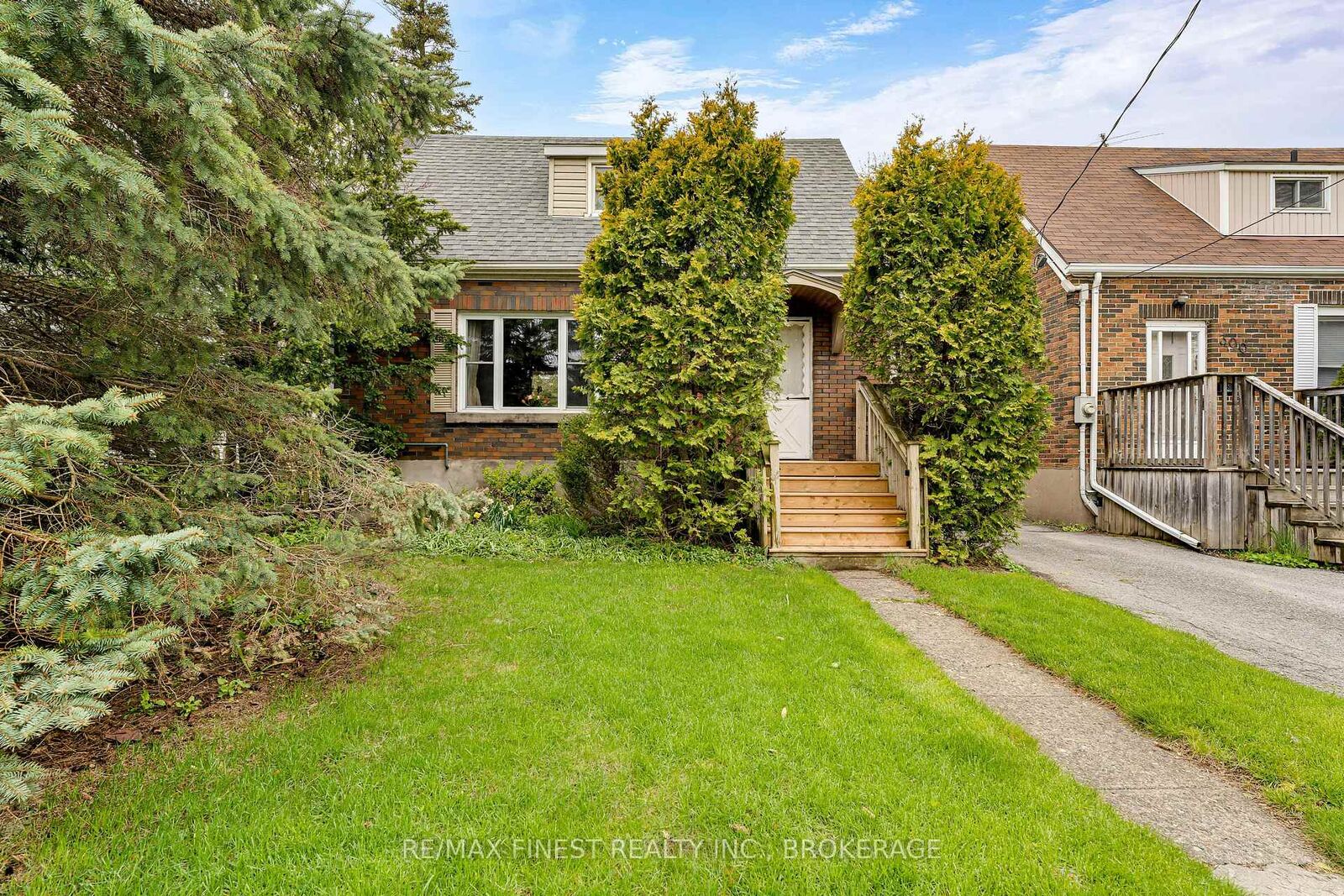 Property Photo: 298 College Street ON K7L 4M4