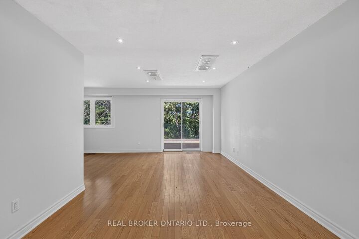 Property Photo:  109 Robert Hicks Drive Main  ON M2R 3R2 