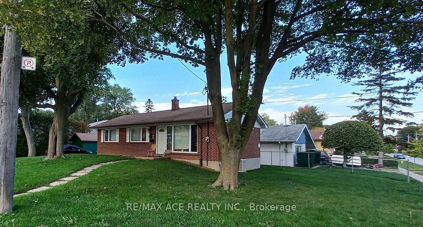 Property Photo:  2 Botany Hill Road Bsmt  ON M1G 3K2 