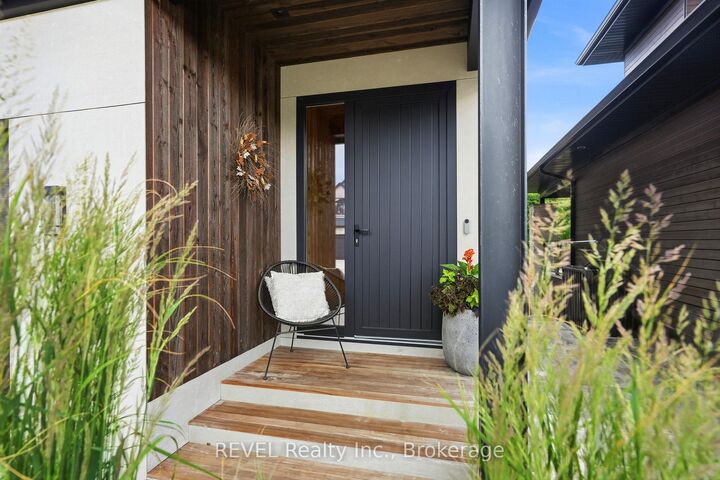 Property Photo: 81 Mackenzie King Avenue ON L2P 0E1