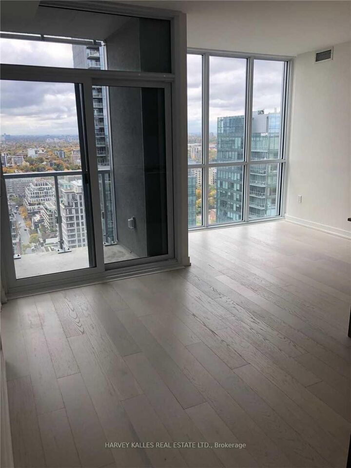 Photo de la propriété:  1 Yorkville Avenue 2805  ON M4W 1L1 