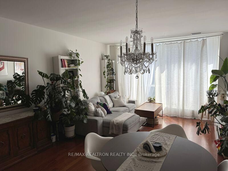 Property Photo:  980 Yonge Street 714  ON M4W 3V8 