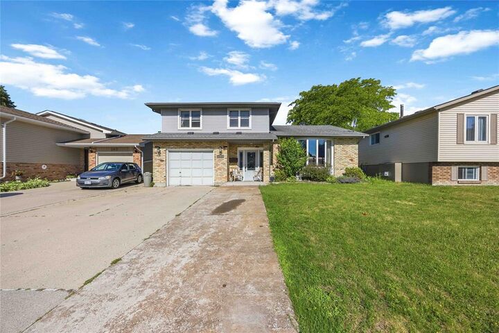 Property Photo: 309 Edgewood Street ON N7S 5S1