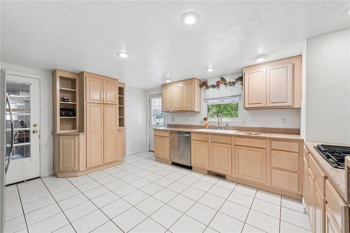 Property Photo: 1760 Morris Ave PA 15642