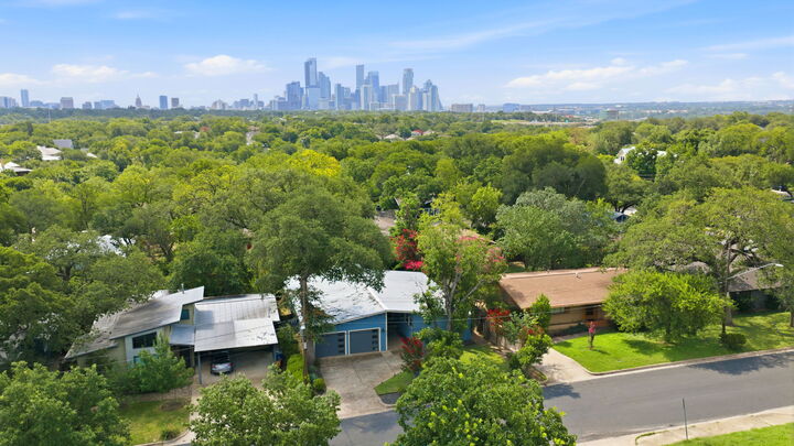 Property Photo: 1103 Norwalk Lane TX 78703