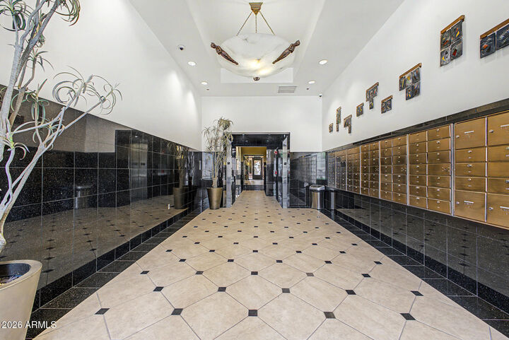 Property Photo: 21 E 6th Street 312 AZ 85281