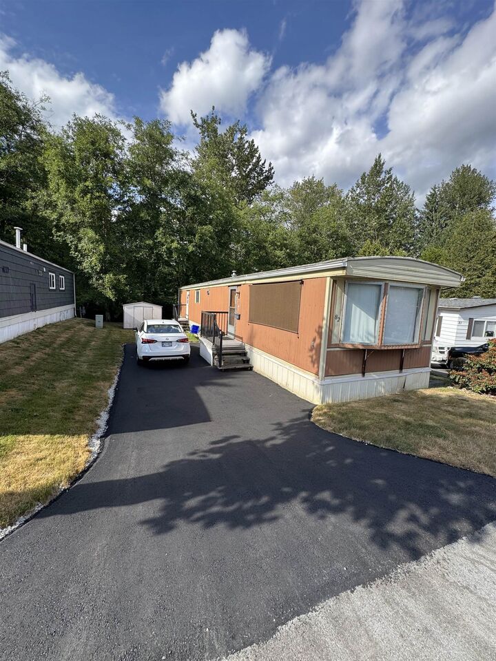 8220 King George Boulevard 82 — photo 1