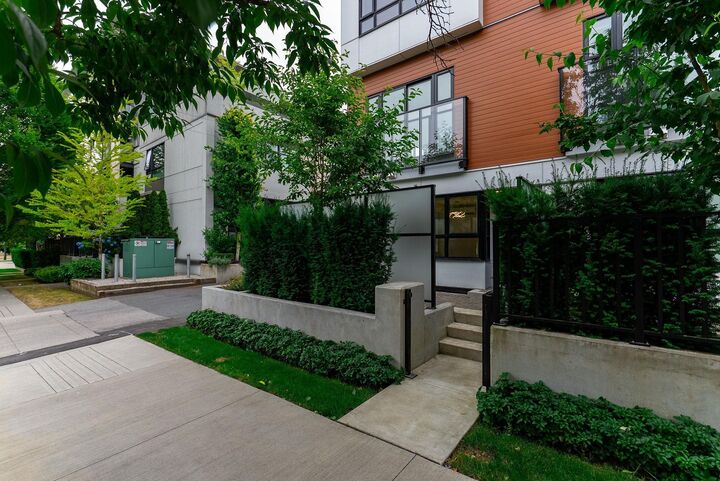 Property Photo: 520 W 28th Avenue 11 BC V5Z 2H1