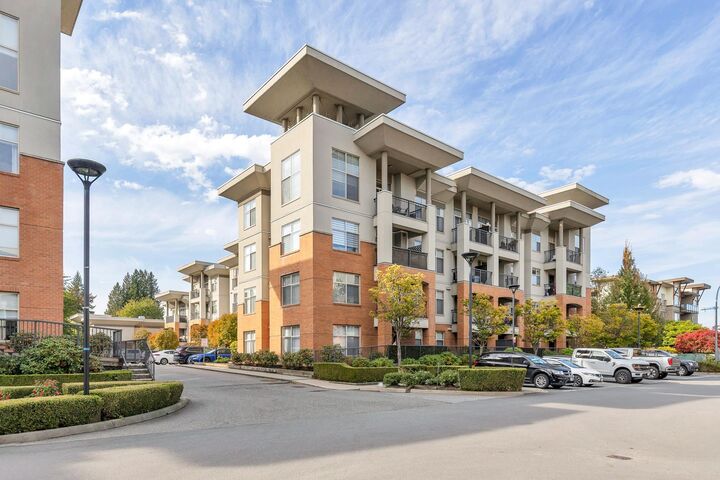 33546 Holland Avenue 216 — photo 1