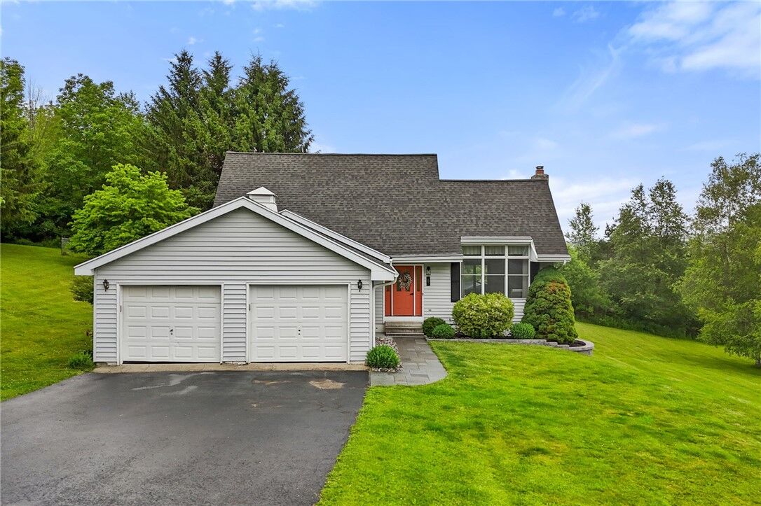 Property Photo: 8 Bridle Lane NY 13053