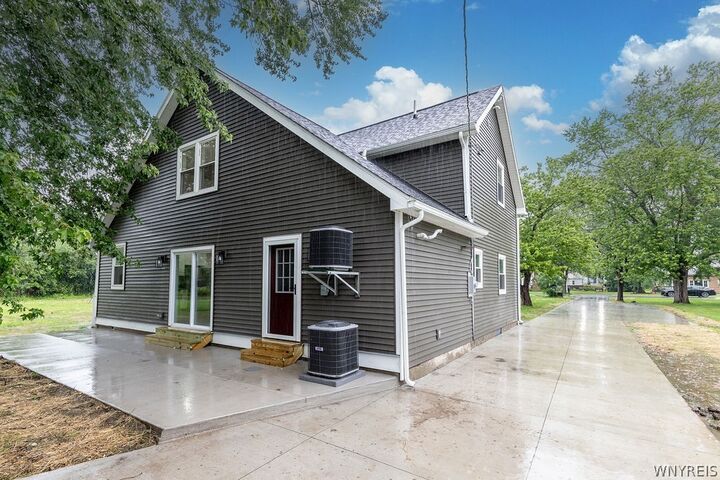 Property Photo:  3046 Westwood Drive  NY 14072 