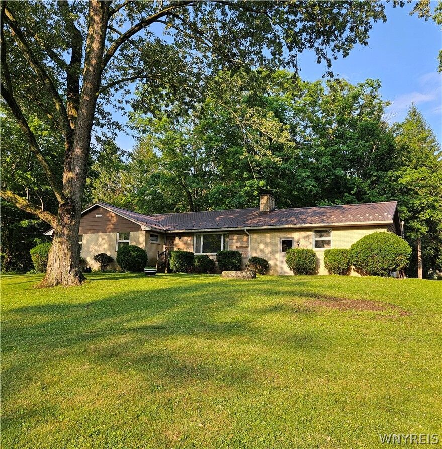 Property Photo: 8415 Sisson Highway NY 14057