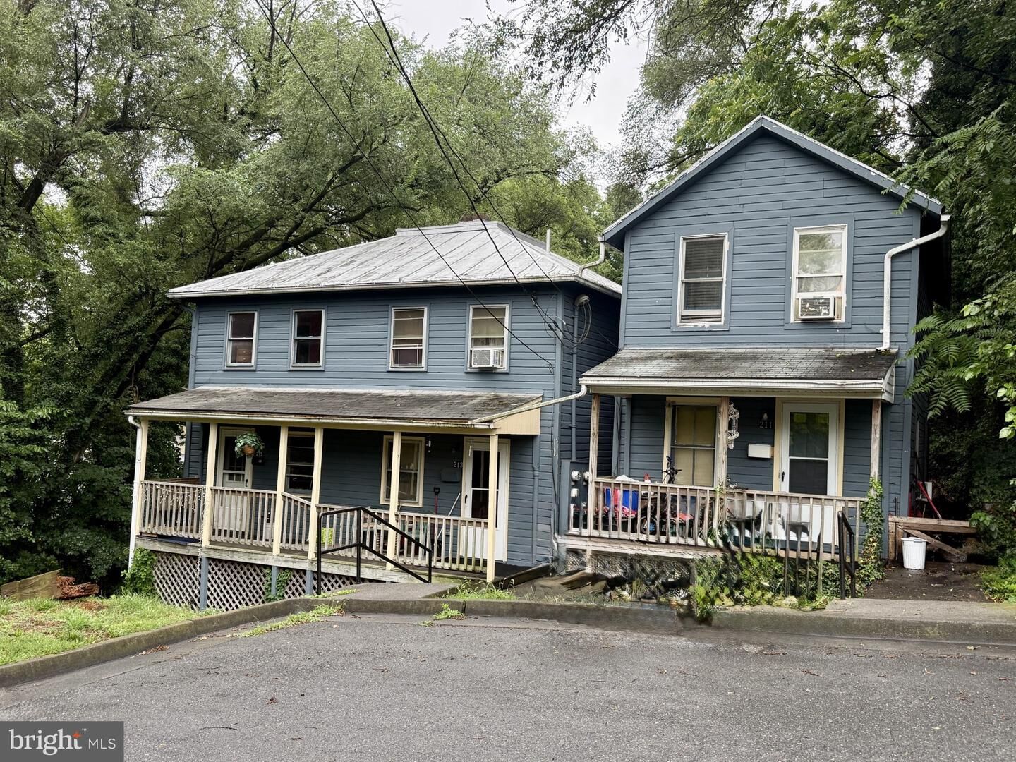 Property Photo:  211, 213-215 E Clifford Street  VA 22601 