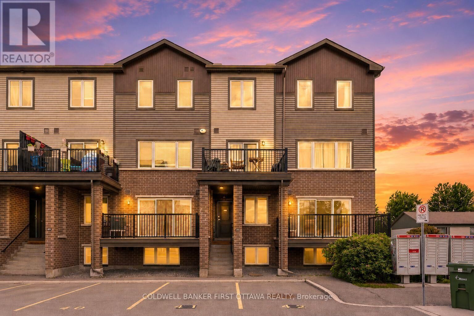 Property Photo:  415 Eldorado Private A  ON K2K 0N9 