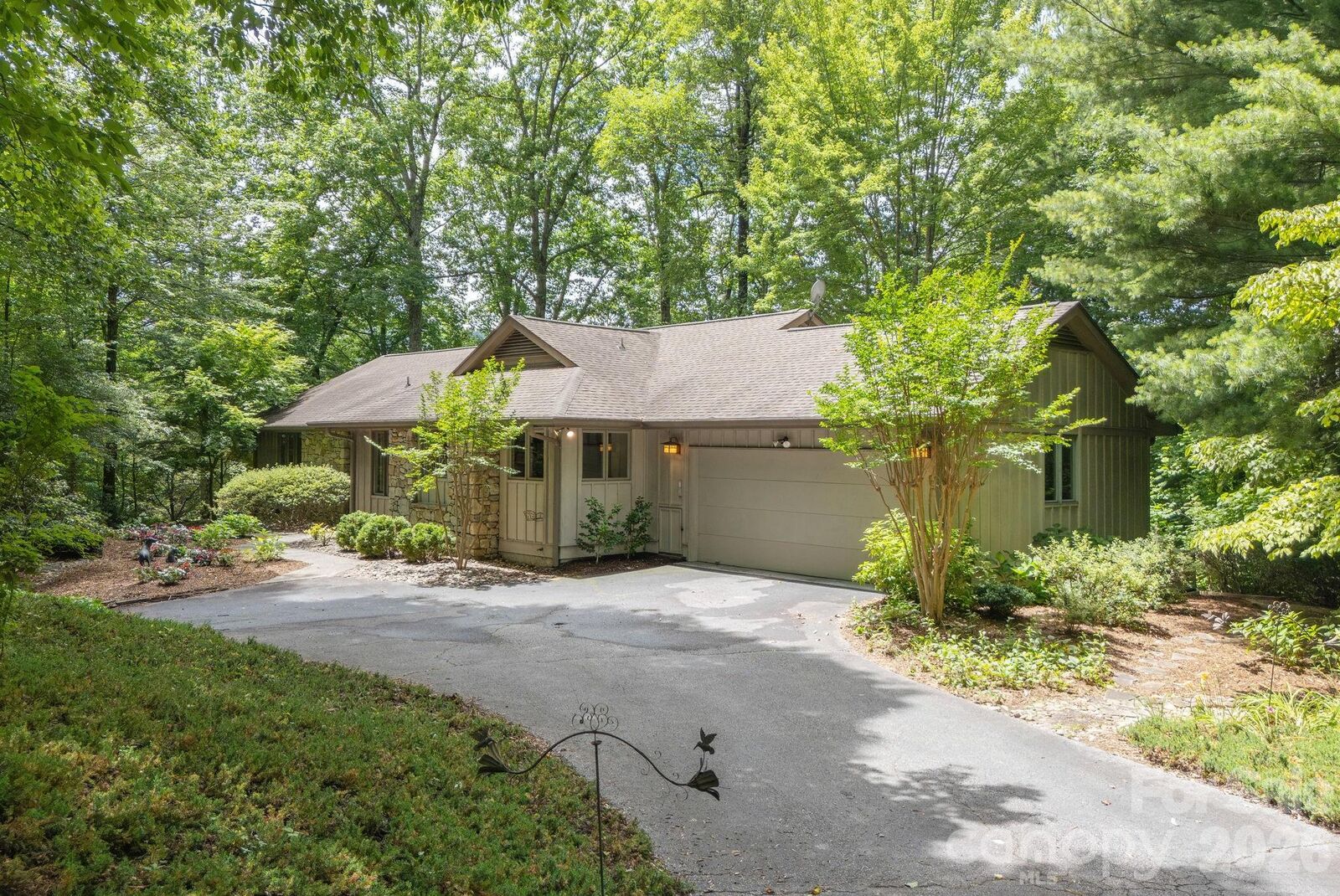 Property Photo:  117 Tarnhill Drive  NC 28731 