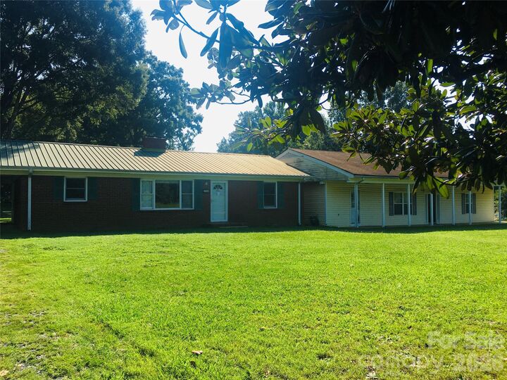 Property Photo:  3705 Avondale Lane  NC 28110 