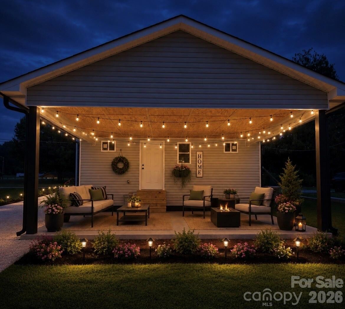 Property Photo: 1810 E Greenbriar Road NC 28677