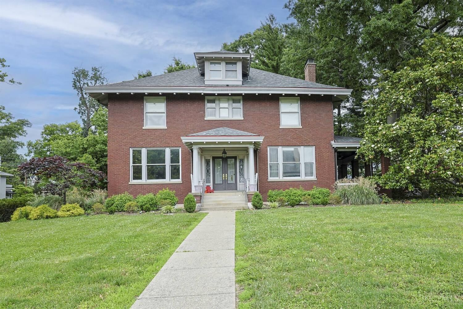 Property Photo:  2344 Vista Place  OH 45208 