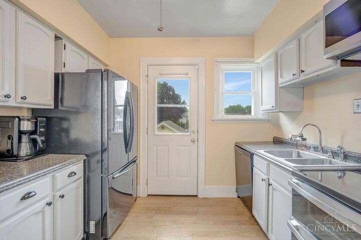 Property Photo:  2128 Glenside Avenue  OH 45212 