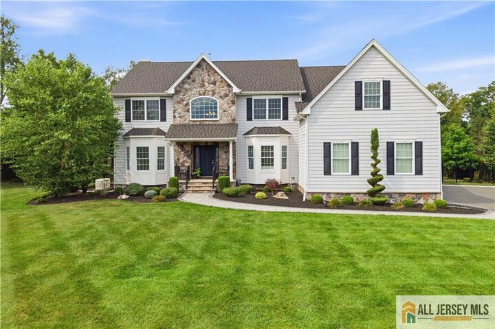 Property Photo:  284 Shelburne Place  NJ 08844 
