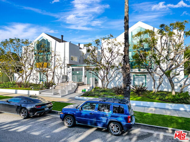 Property Photo: 811 21st St CA 90403