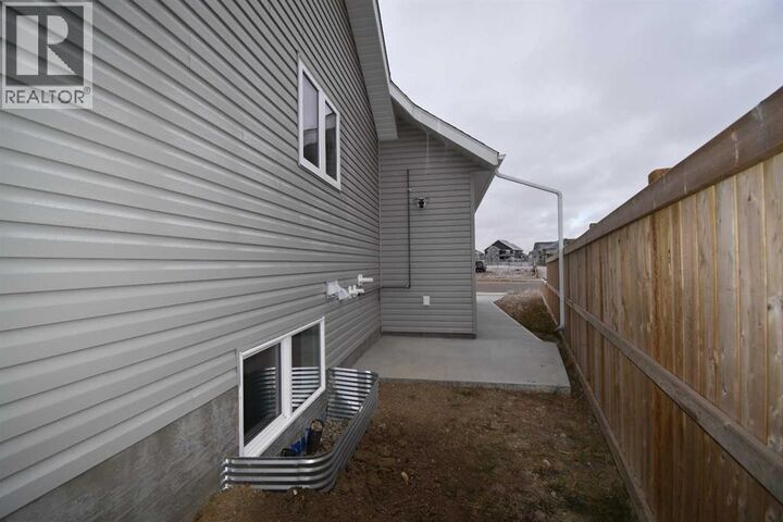 Property Photo:  2005 61 Avenue  AB T9V 3R2 