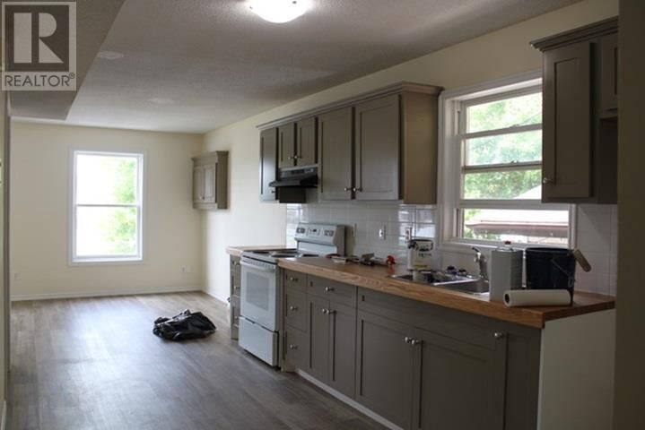 Property Photo:  129 McKellar St N  ON P7C 3Y9 