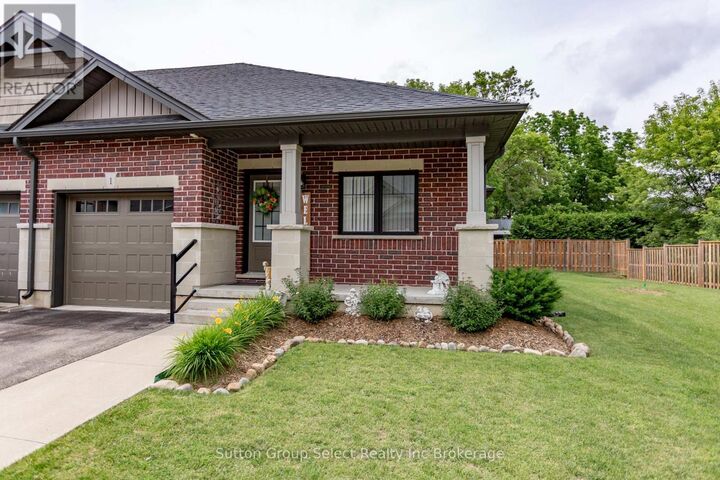 Property Photo:  35 Chatfield Street 1  ON N5C 0B3 