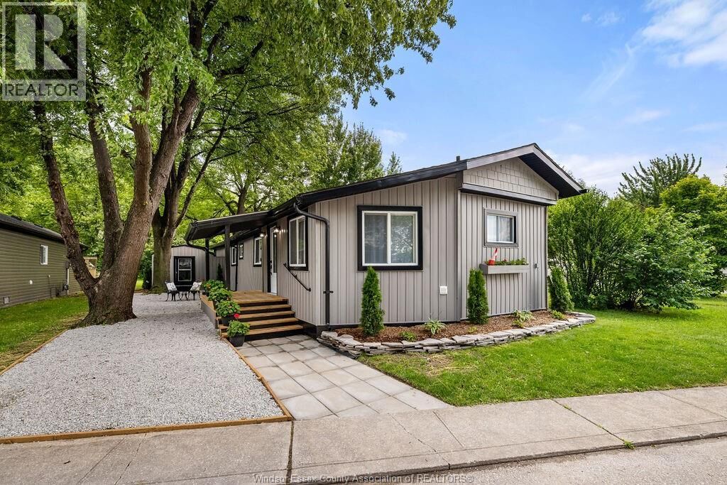 Property Photo:  162 Michael Drive  ON N8N 2V6 